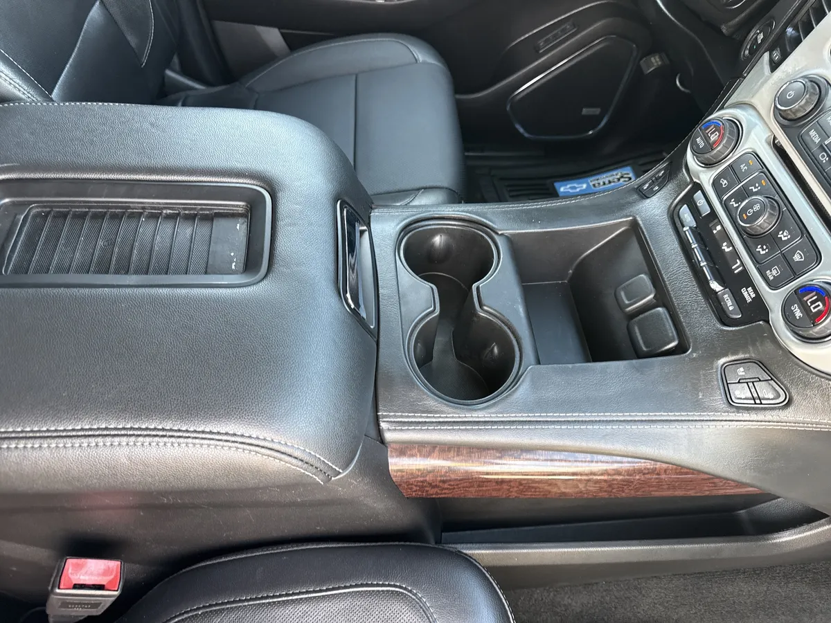 2017 GMC Yukon SLT thumbnail 38