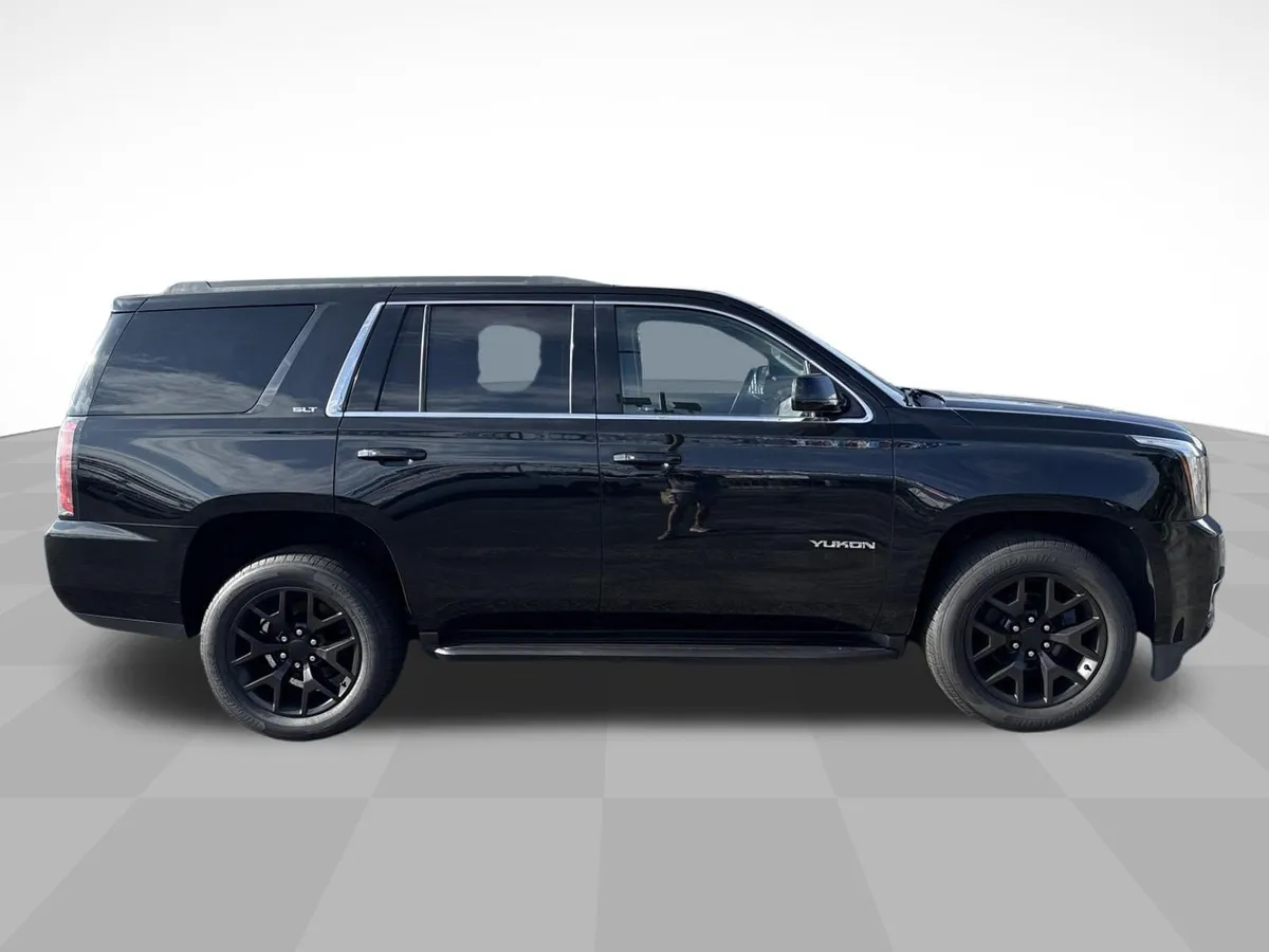 2017 GMC Yukon SLT thumbnail 4