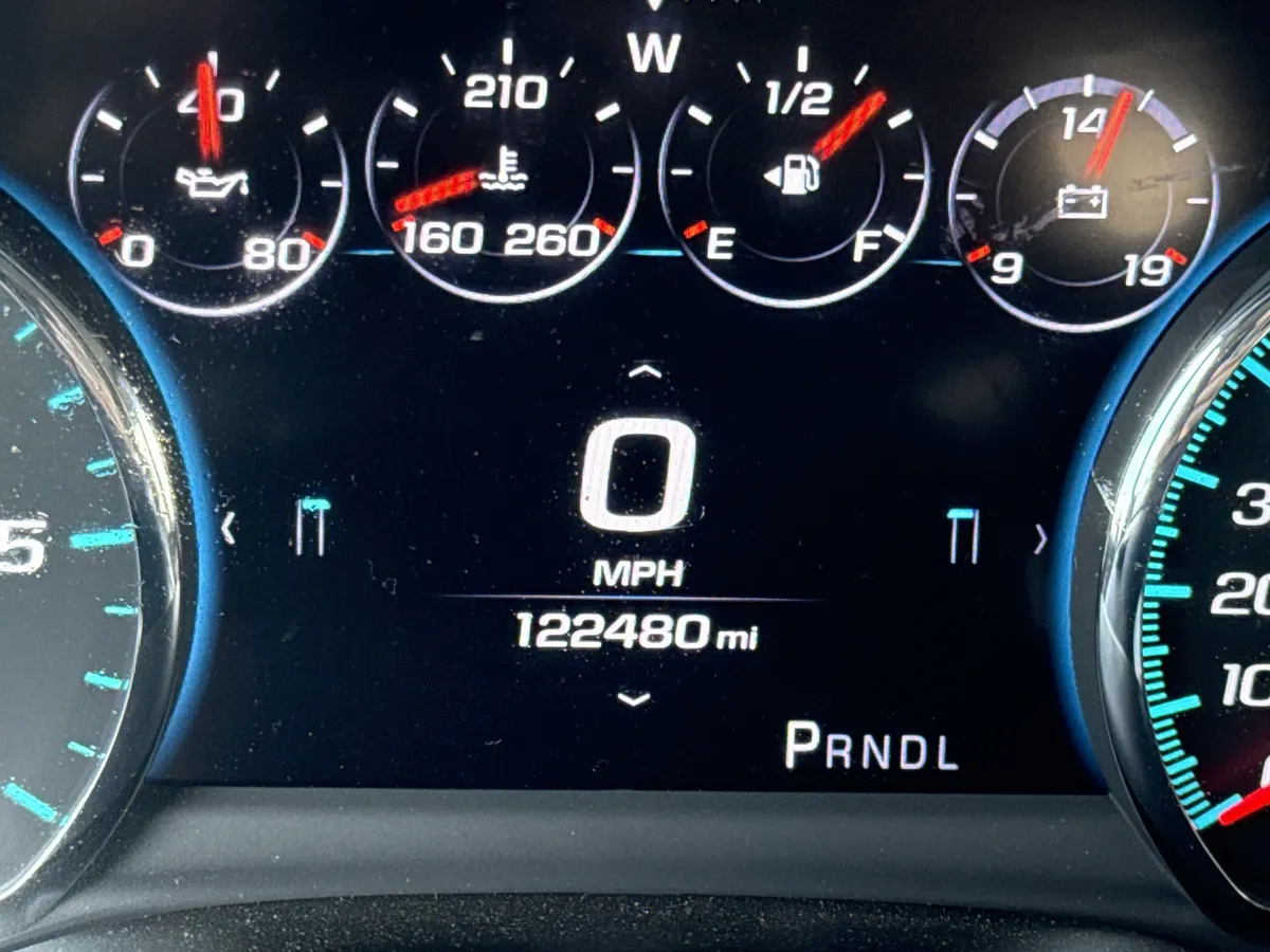 2017 GMC Yukon SLT thumbnail 7