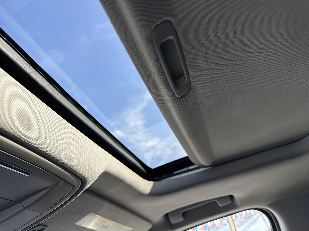 2017 GMC Yukon SLT thumbnail 8