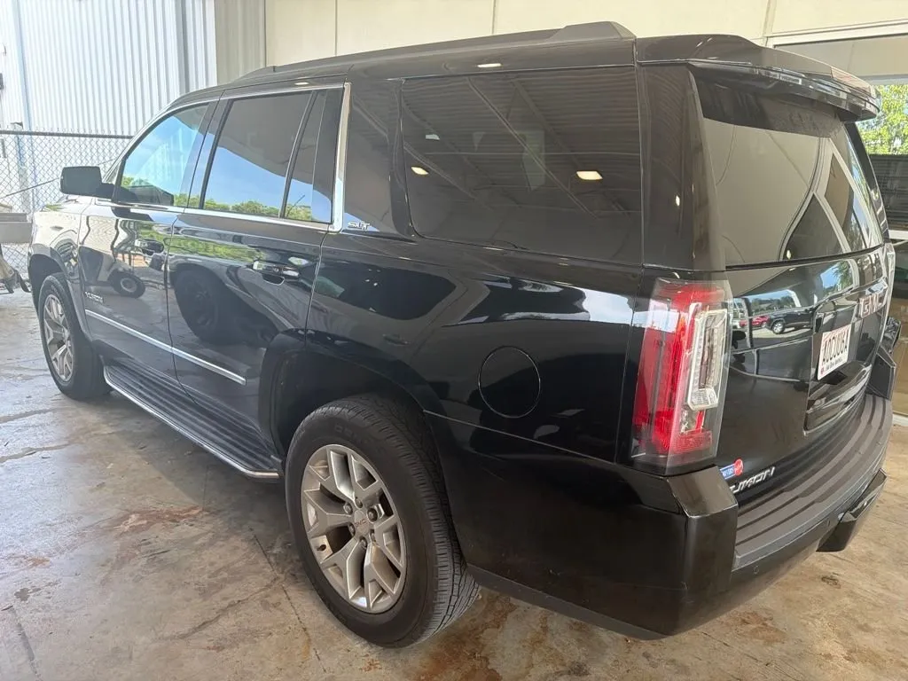 2017 GMC Yukon SLT thumbnail 2