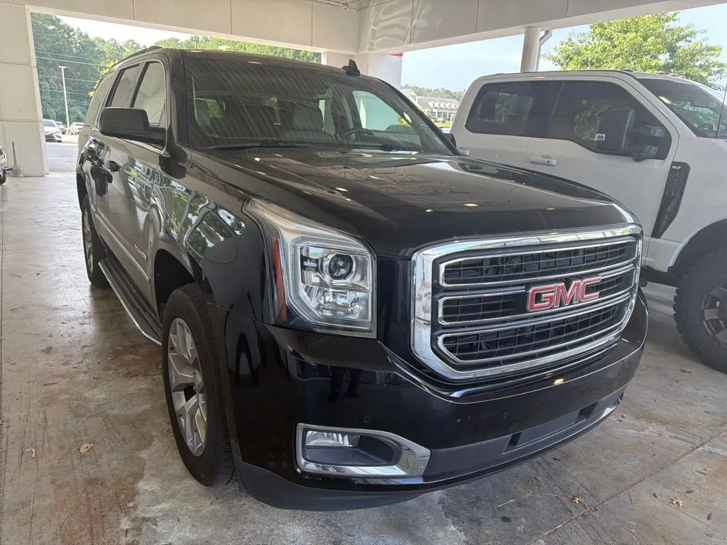 2017 GMC Yukon SLT thumbnail 4