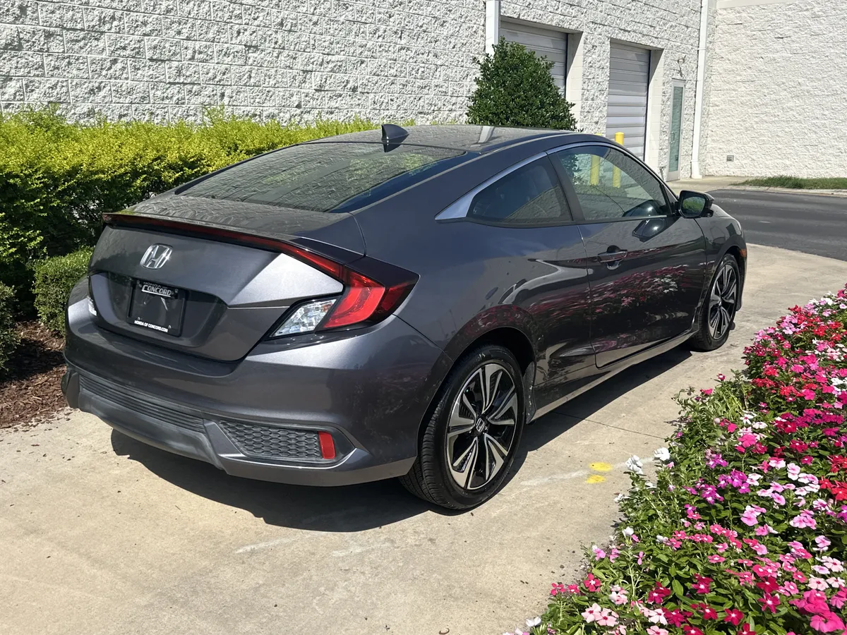 2017 Honda Civic EX-L thumbnail 7