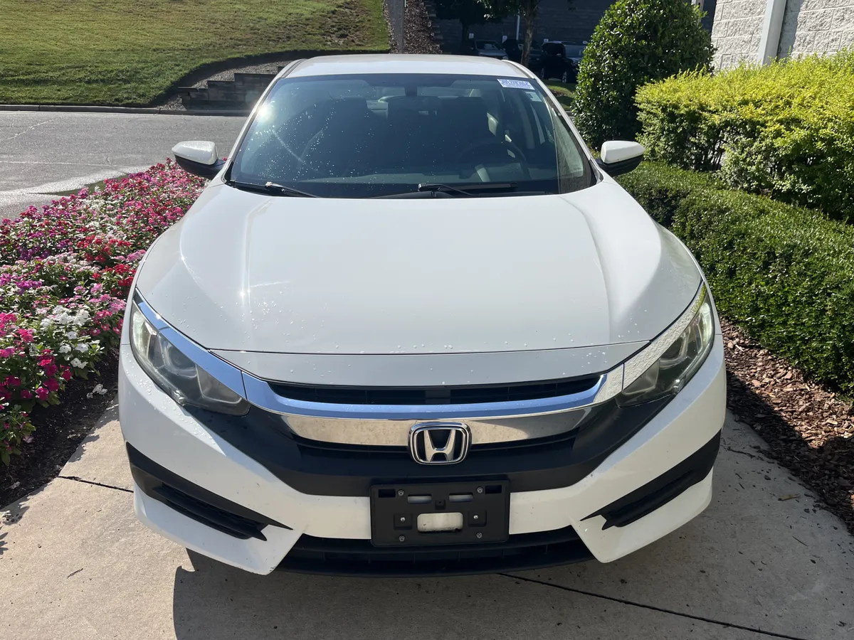 2017 Honda Civic LX thumbnail 2