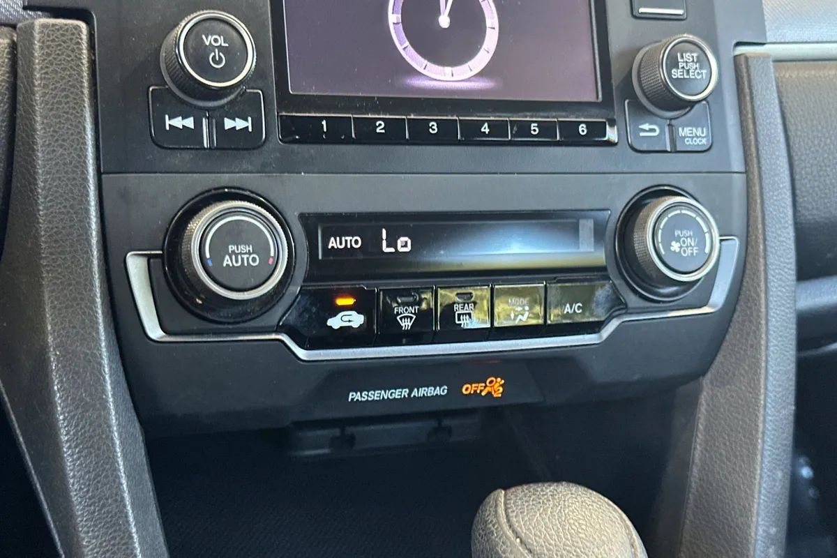 2017 Honda Civic LX thumbnail 22