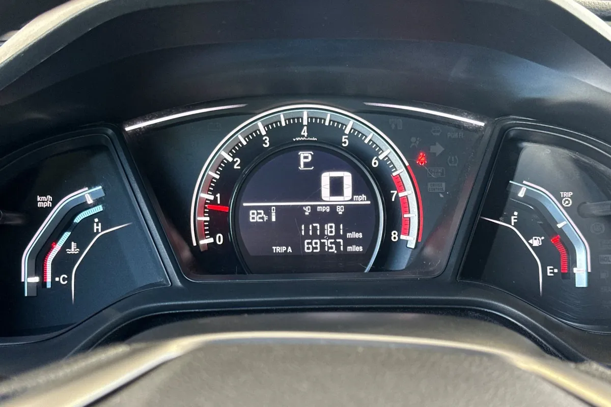2017 Honda Civic LX thumbnail 29