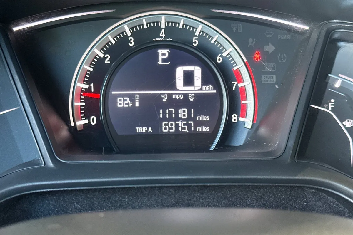 2017 Honda Civic LX thumbnail 30