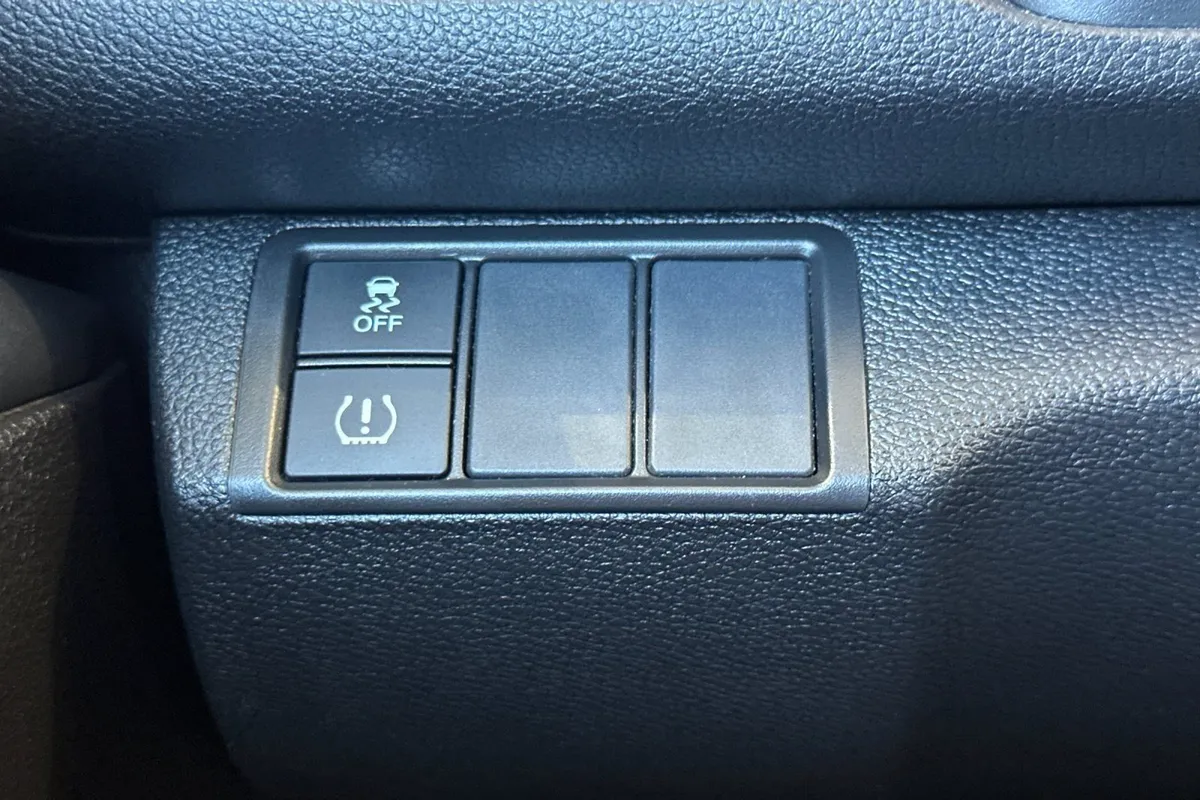 2017 Honda Civic LX thumbnail 31