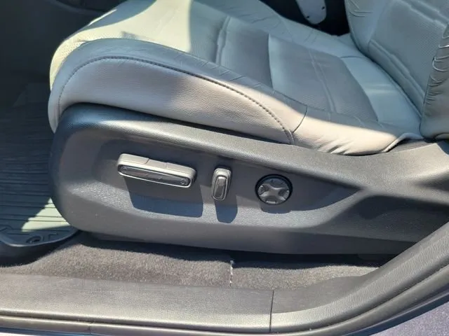 2017 Honda CR-V Touring thumbnail 15