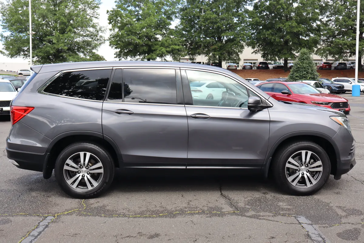 2017 Honda Pilot EX-L thumbnail 10