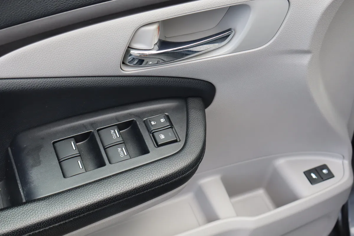 2017 Honda Pilot EX-L thumbnail 13