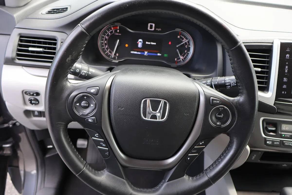 2017 Honda Pilot EX-L thumbnail 17
