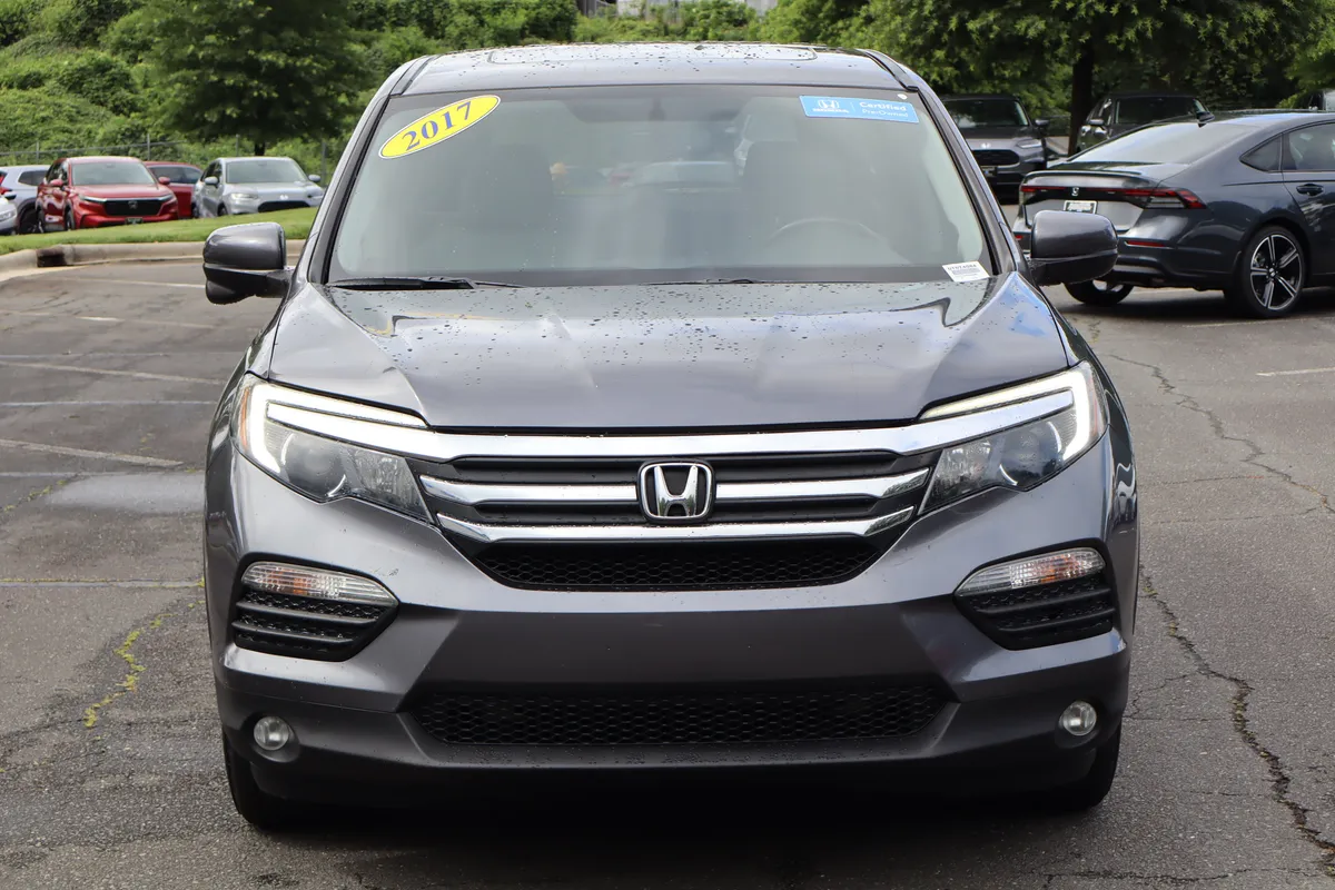 2017 Honda Pilot EX-L thumbnail 2