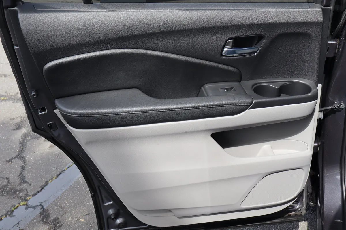 2017 Honda Pilot EX-L thumbnail 29