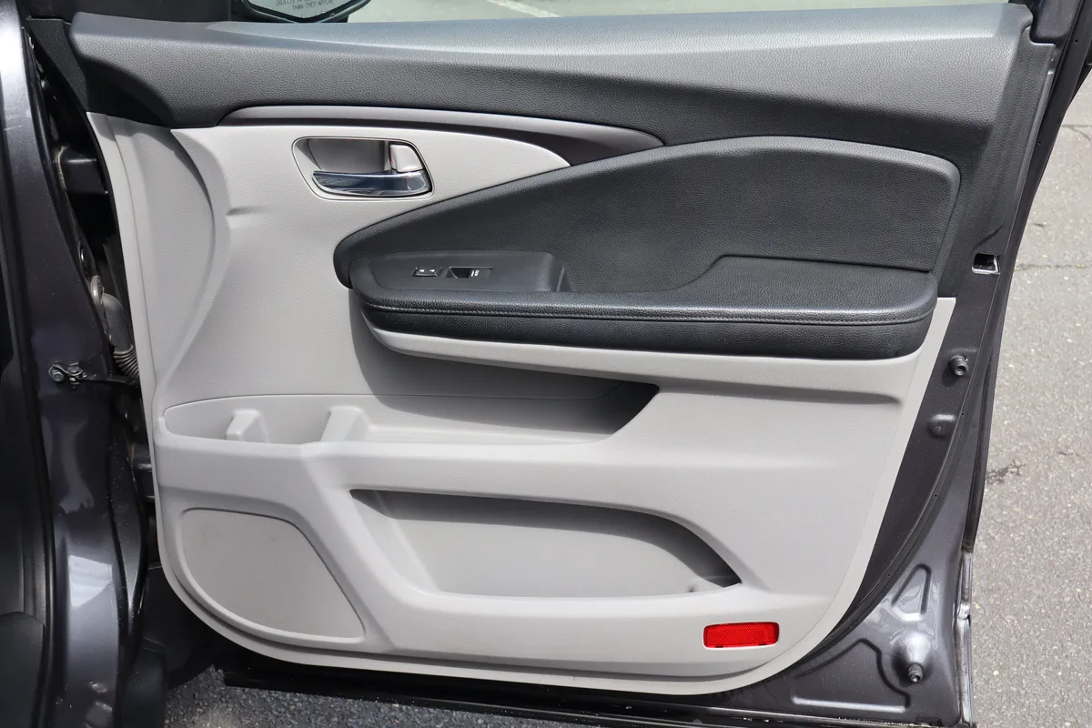 2017 Honda Pilot EX-L thumbnail 35