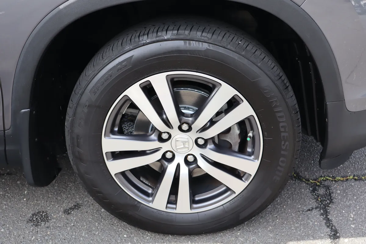 2017 Honda Pilot EX-L thumbnail 40