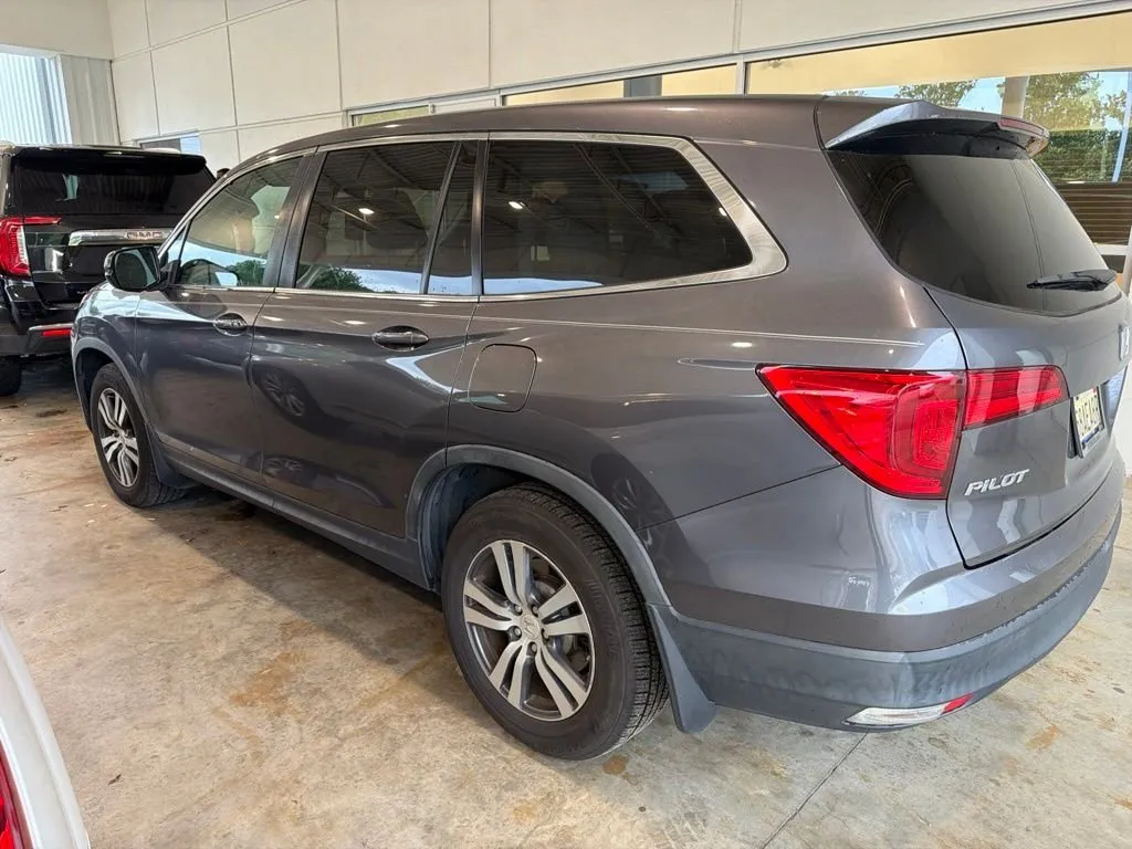 2017 Honda Pilot EX-L thumbnail 2