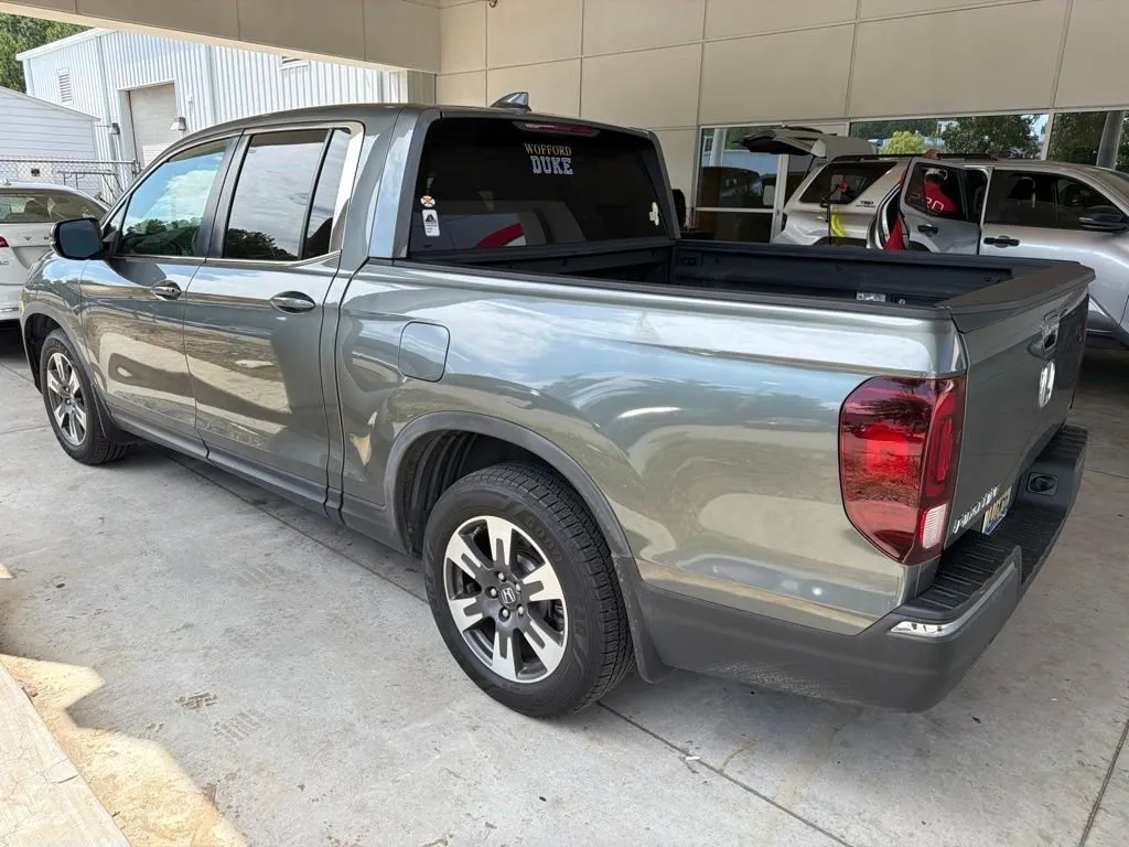 2017 Honda Ridgeline RTL-T thumbnail 2
