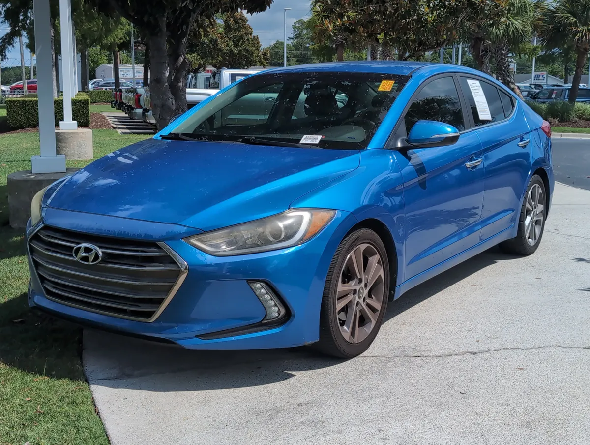 2017 Hyundai Elantra Limited thumbnail 4