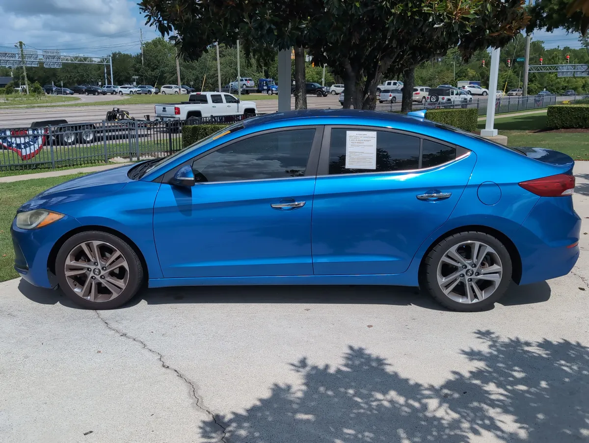 2017 Hyundai Elantra Limited thumbnail 6