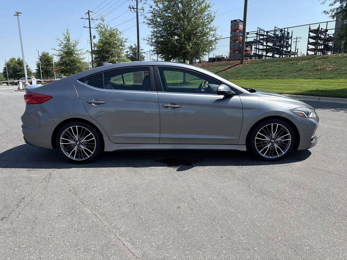 2017 Hyundai Elantra Sport thumbnail 10