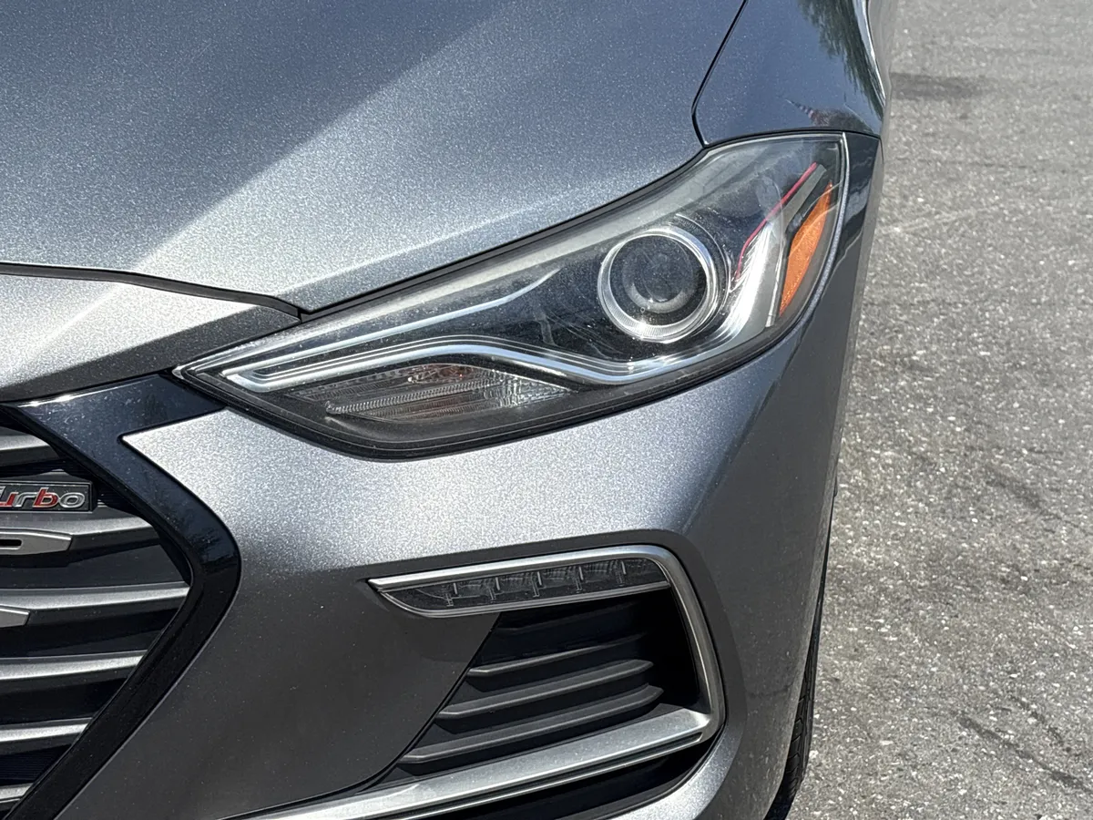 2017 Hyundai Elantra Sport thumbnail 11