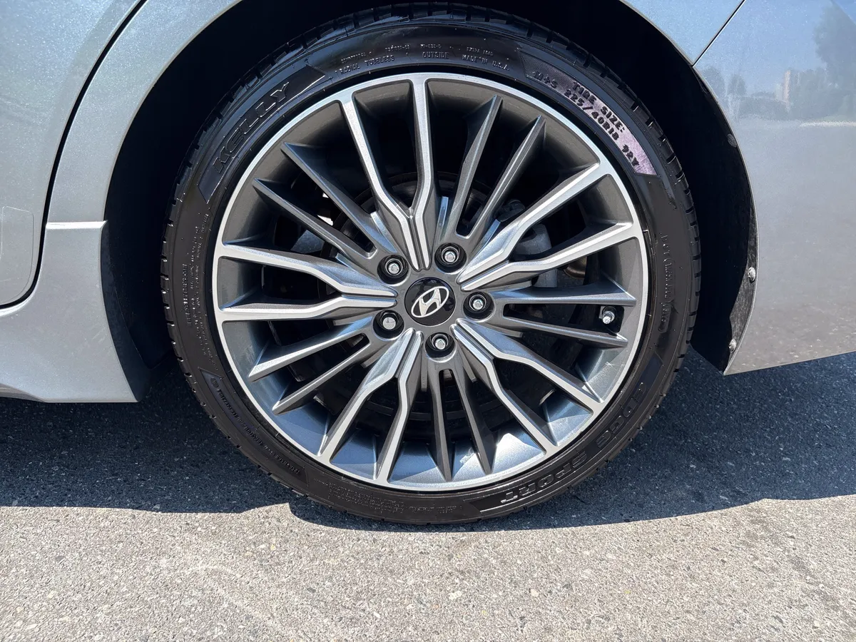 2017 Hyundai Elantra Sport thumbnail 13