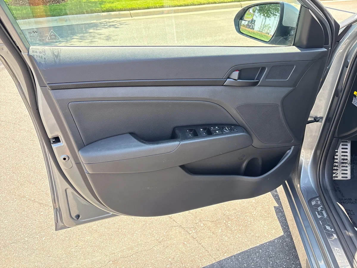 2017 Hyundai Elantra Sport thumbnail 14