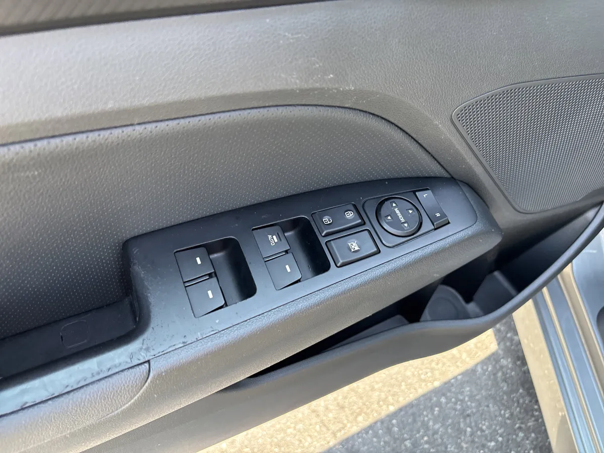 2017 Hyundai Elantra Sport thumbnail 15