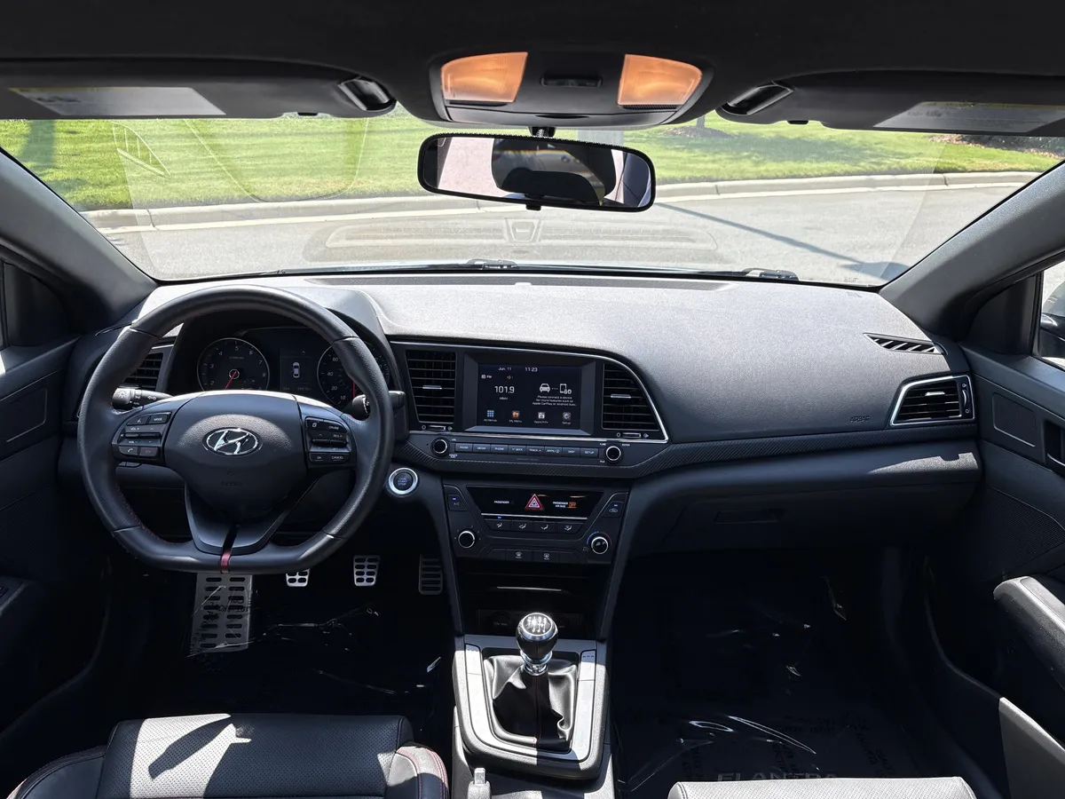 2017 Hyundai Elantra Sport thumbnail 19