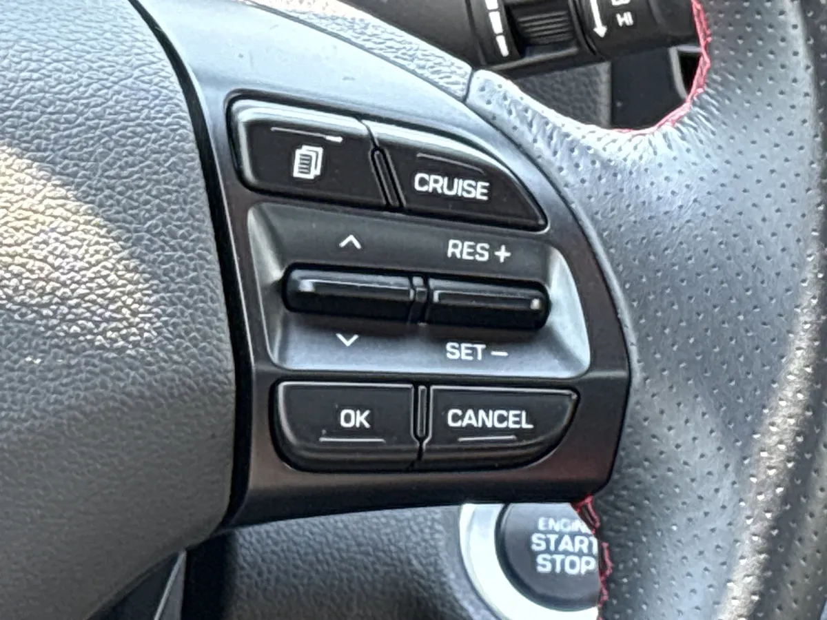 2017 Hyundai Elantra Sport thumbnail 22
