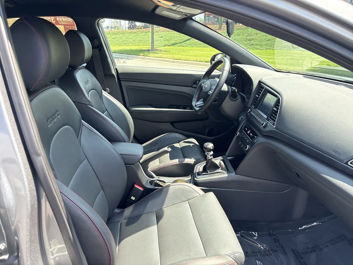 2017 Hyundai Elantra Sport thumbnail 23