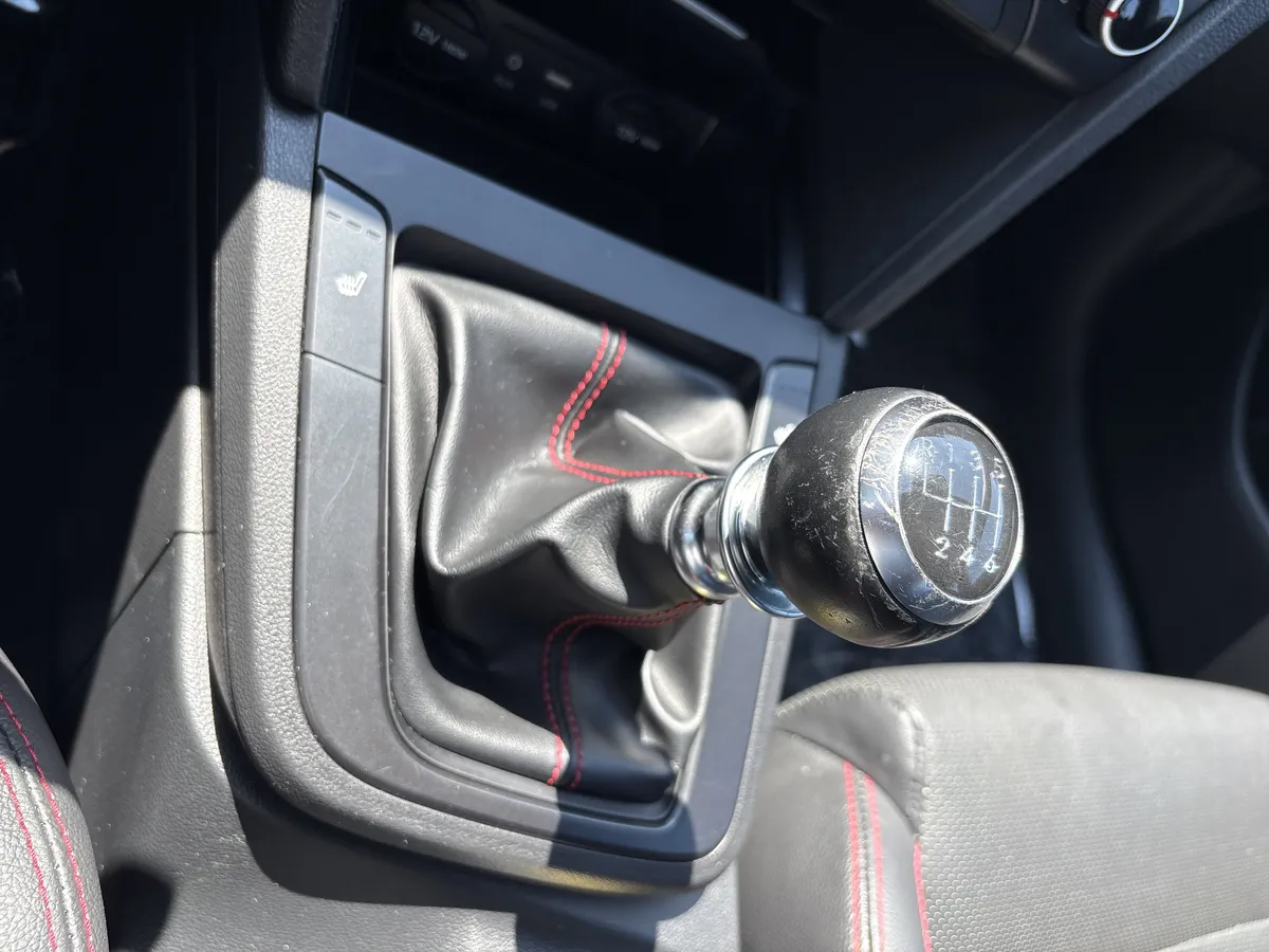 2017 Hyundai Elantra Sport thumbnail 30