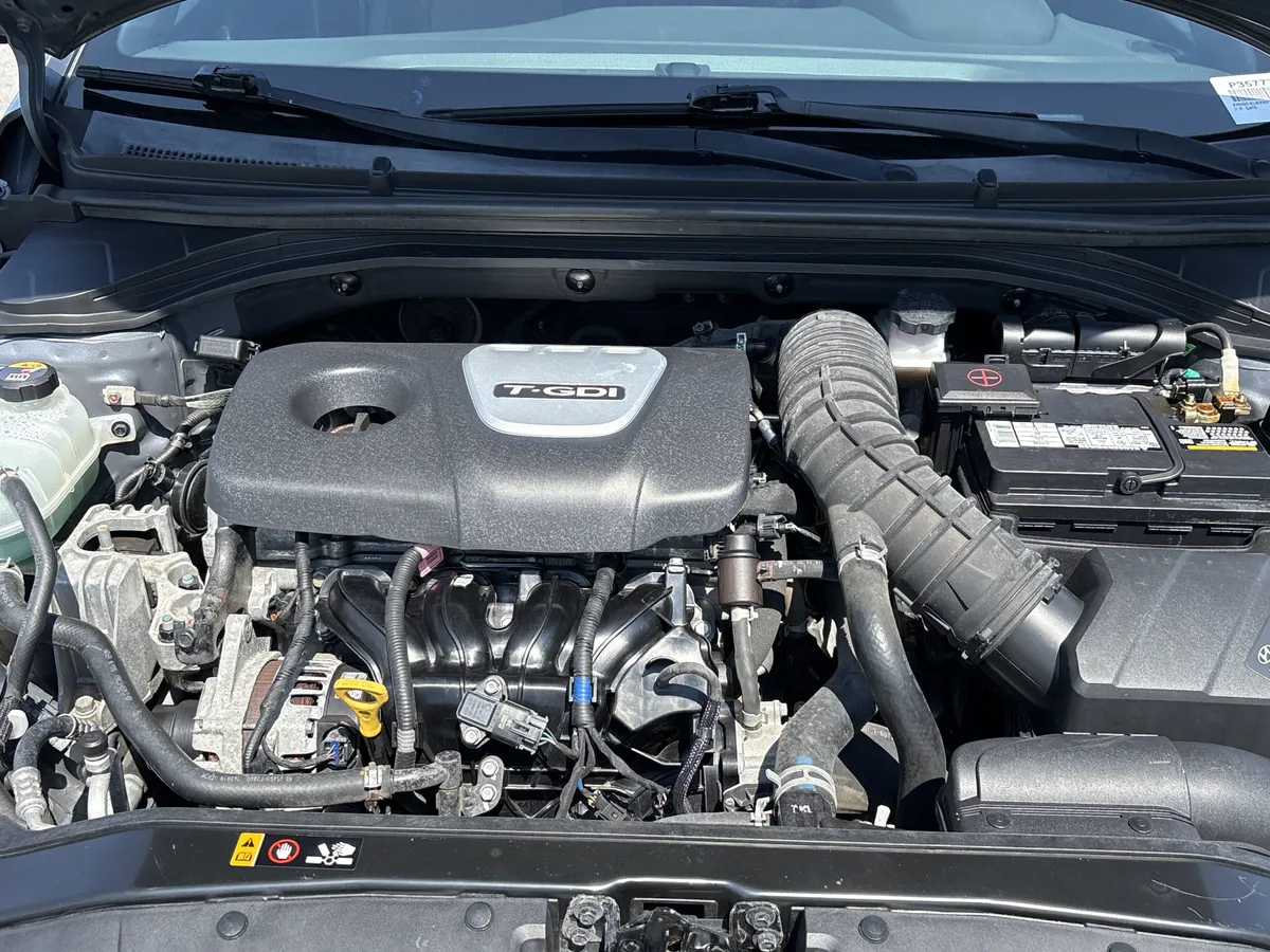 2017 Hyundai Elantra Sport thumbnail 35