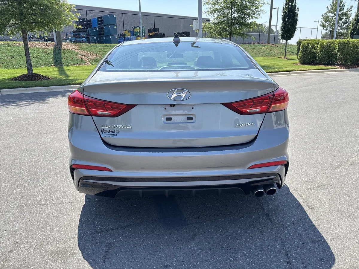 2017 Hyundai Elantra Sport thumbnail 8