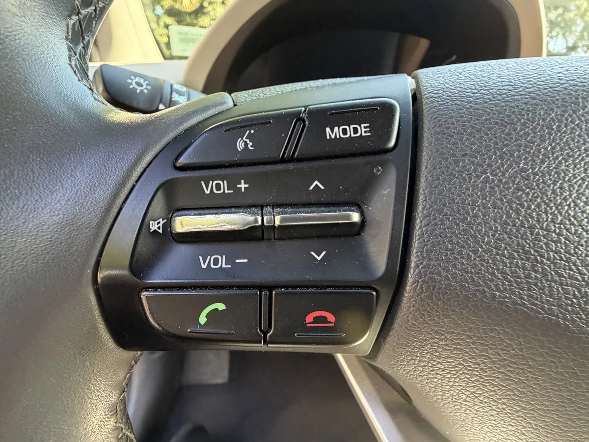 2017 Hyundai Ioniq Hybrid Limited thumbnail 17