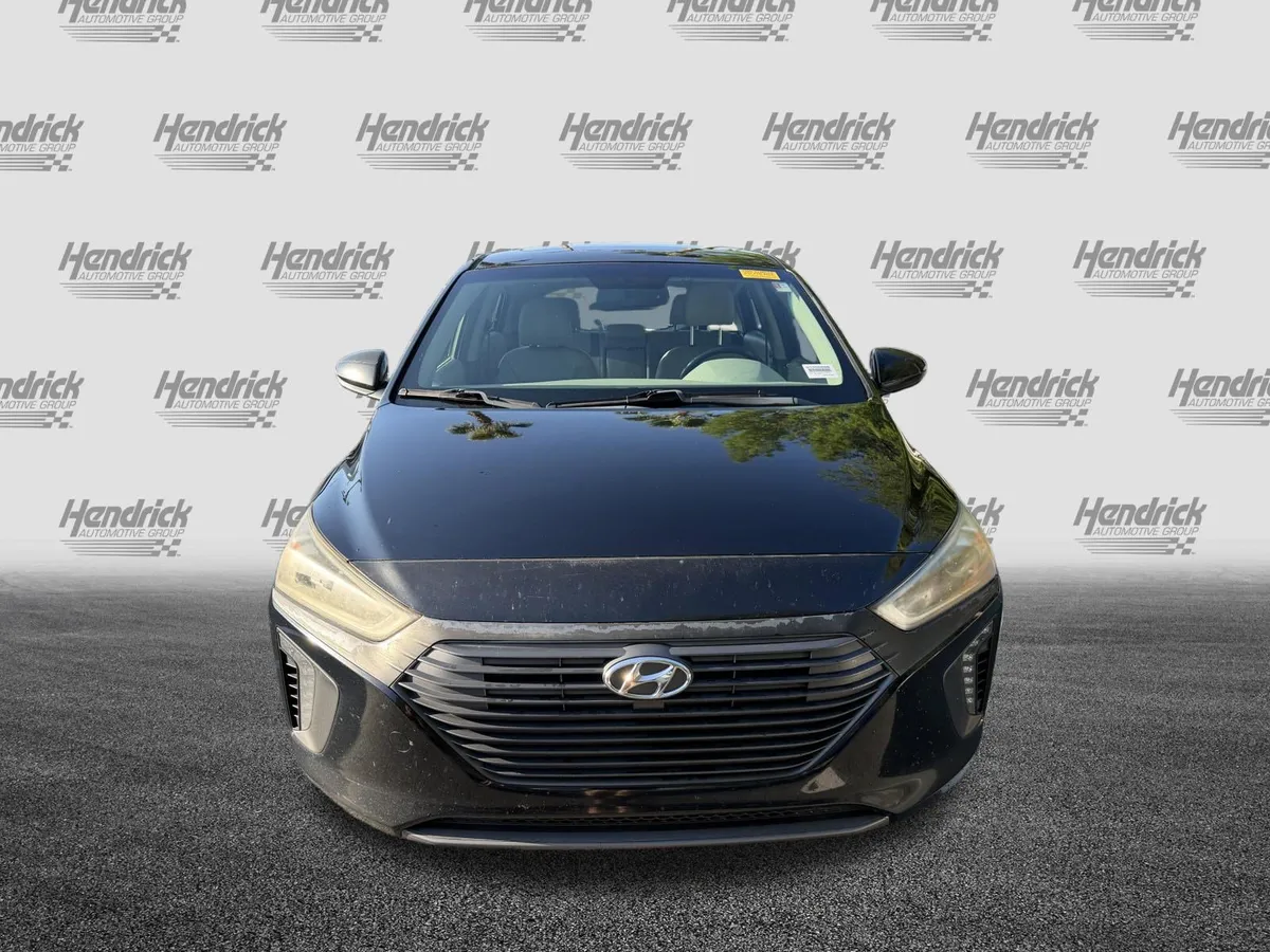 2017 Hyundai Ioniq Hybrid Limited thumbnail 2