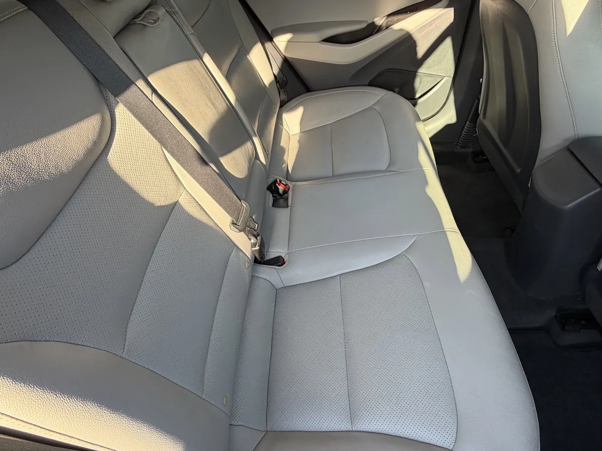 2017 Hyundai Ioniq Hybrid Limited thumbnail 39