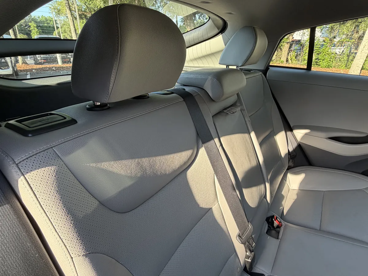 2017 Hyundai Ioniq Hybrid Limited thumbnail 41
