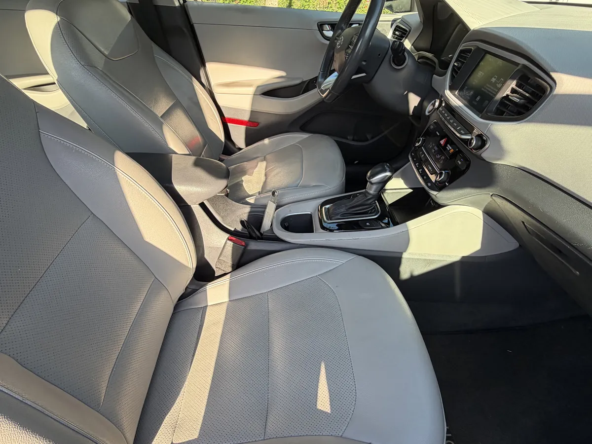 2017 Hyundai Ioniq Hybrid Limited thumbnail 44