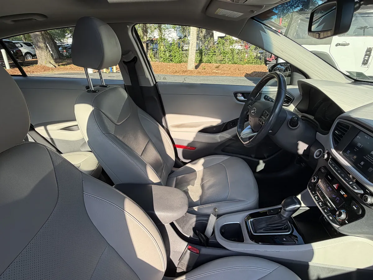 2017 Hyundai Ioniq Hybrid Limited thumbnail 46