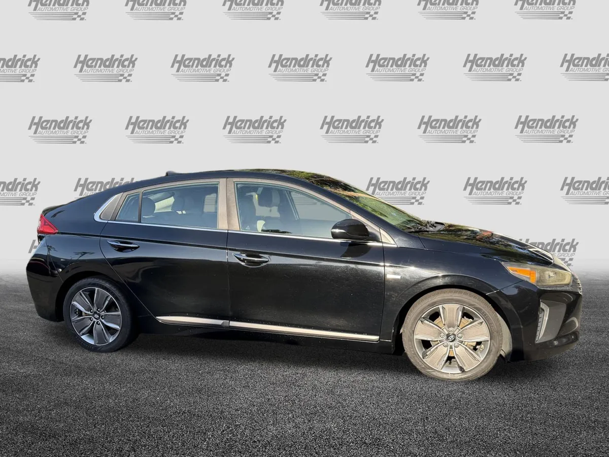 2017 Hyundai Ioniq Hybrid Limited thumbnail 9