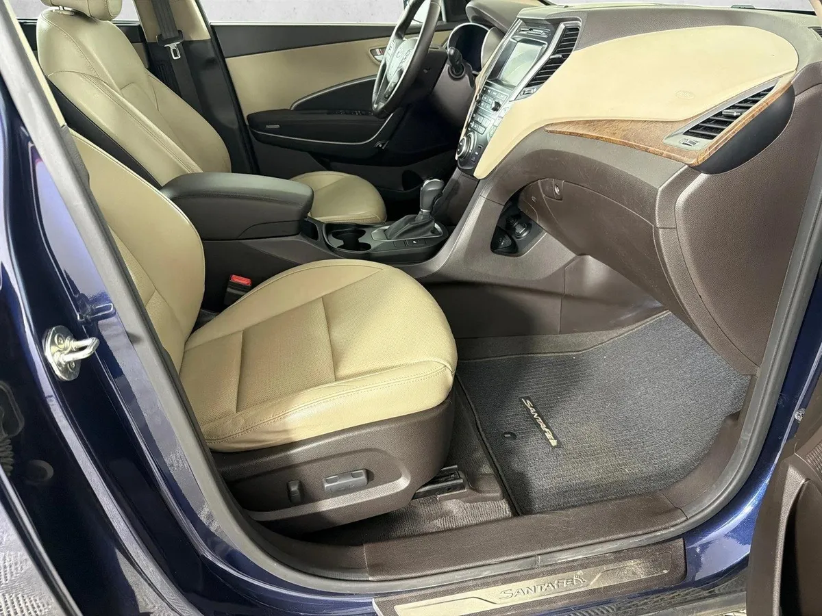 2017 Hyundai Santa Fe SE thumbnail 13