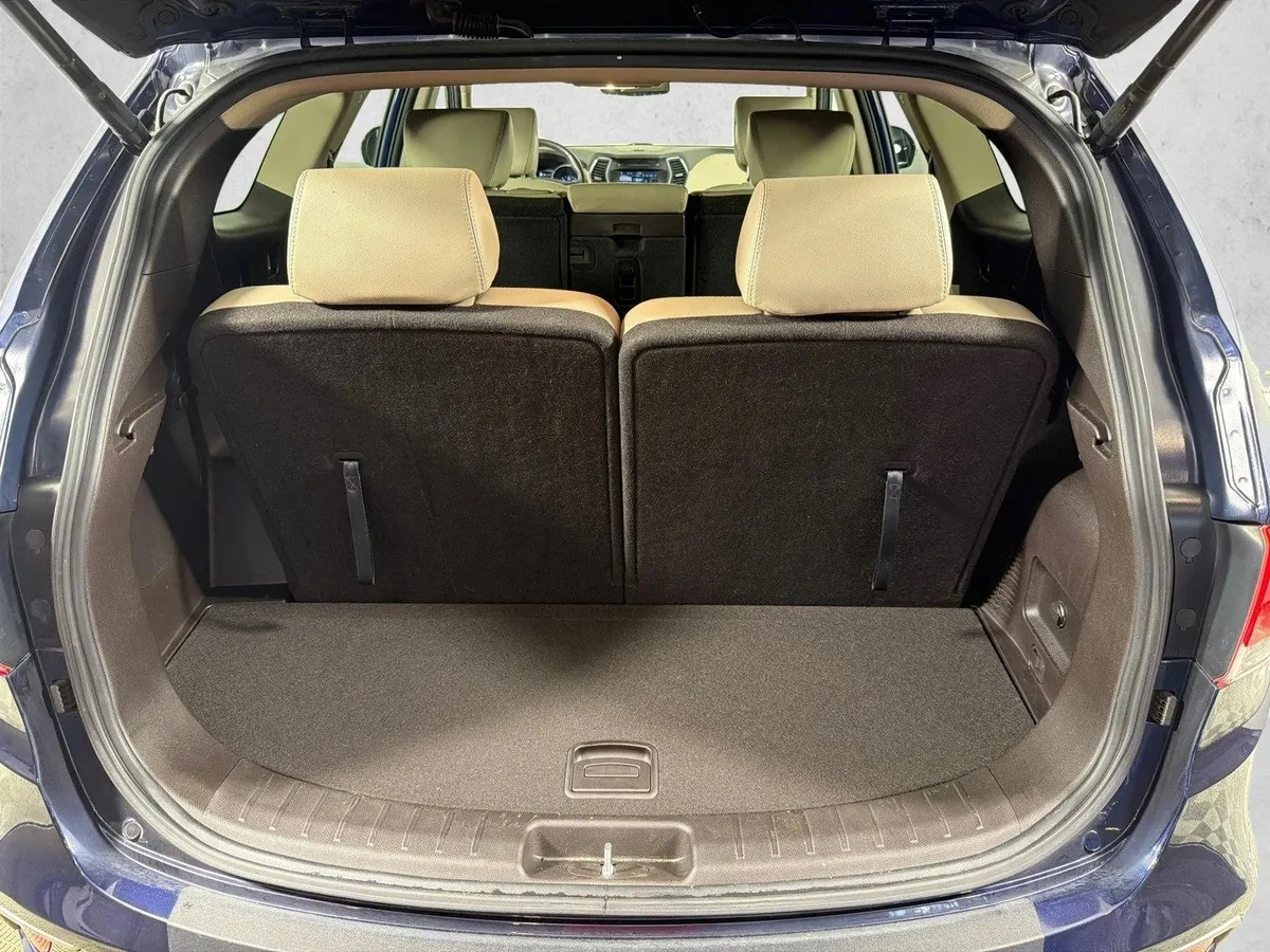 2017 Hyundai Santa Fe SE thumbnail 18