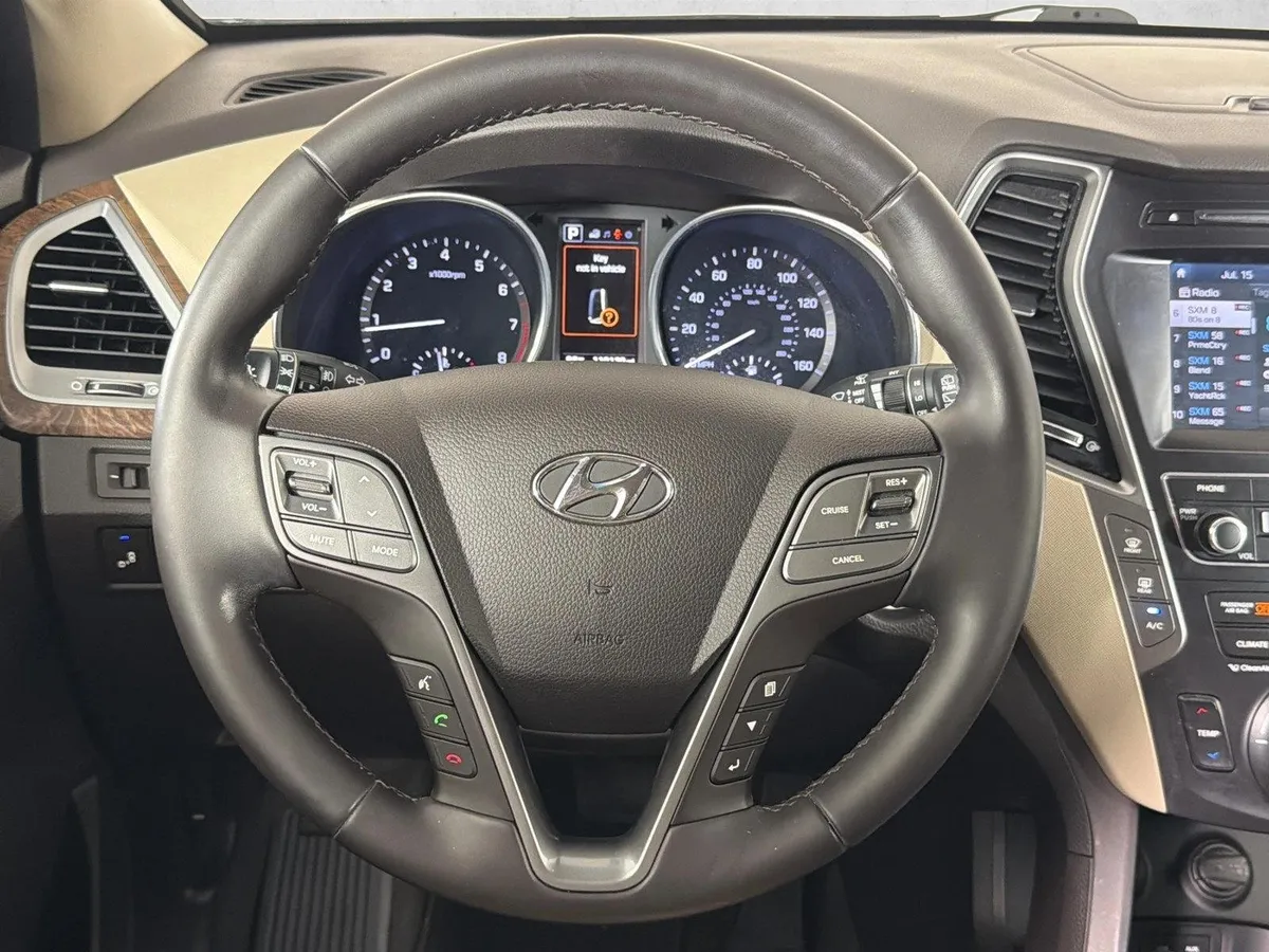 2017 Hyundai Santa Fe SE thumbnail 24