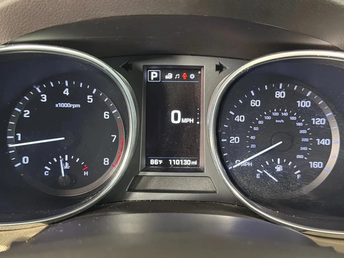 2017 Hyundai Santa Fe SE thumbnail 27