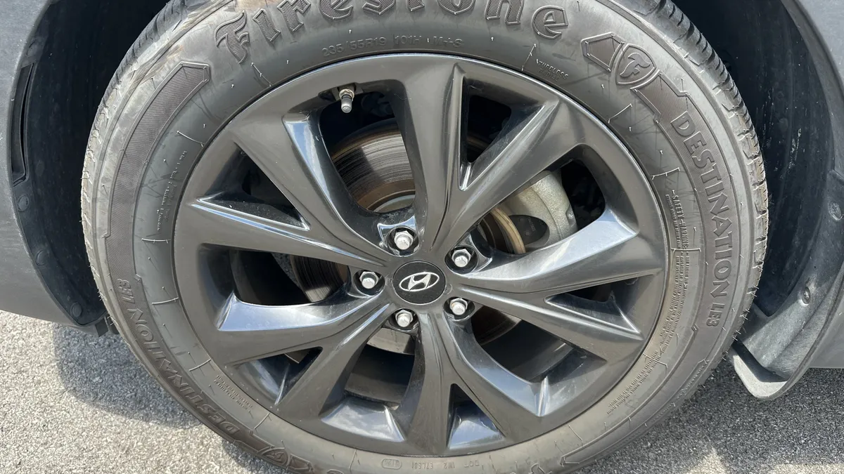 2017 Hyundai Santa Fe Sport 2.0T Ultimate thumbnail 11