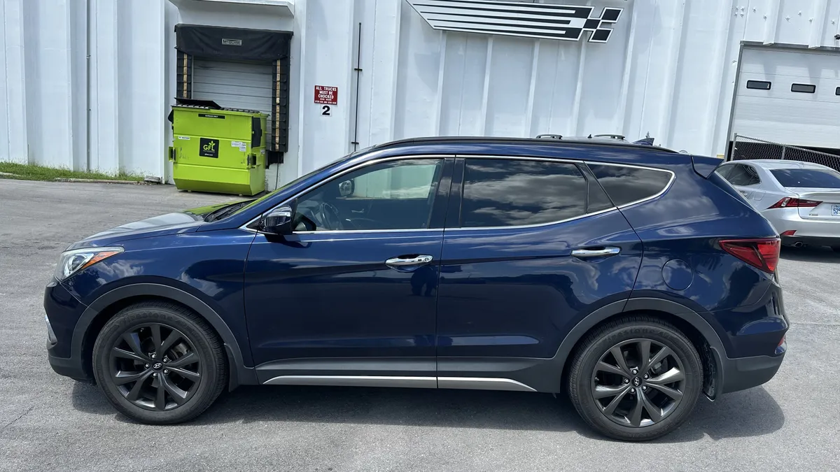 2017 Hyundai Santa Fe Sport 2.0T Ultimate thumbnail 6
