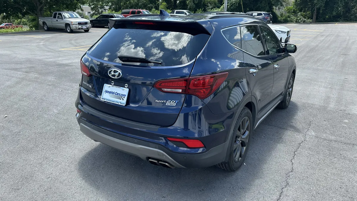 2017 Hyundai Santa Fe Sport 2.0T Ultimate thumbnail 9