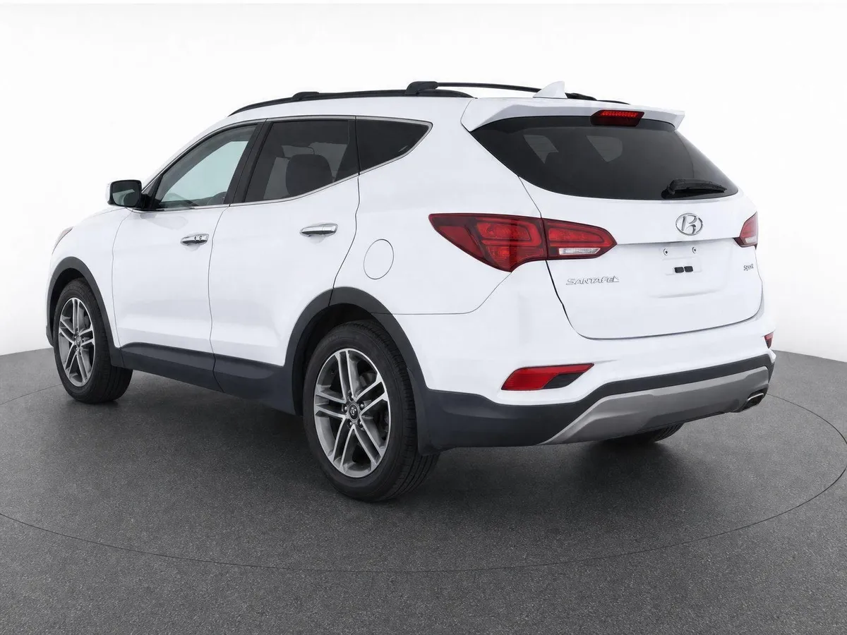 2017 Hyundai Santa Fe Sport 2.4L thumbnail 3